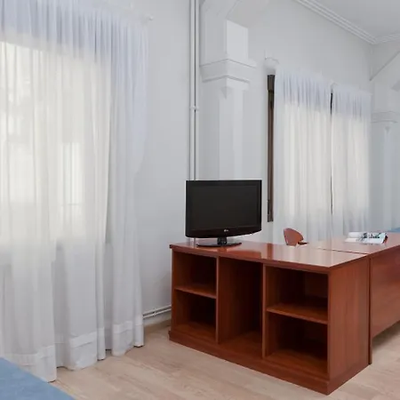 Peninsular 3* Girona