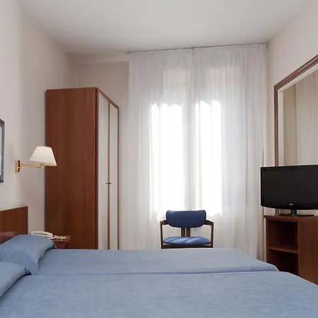 Peninsular 3* Girona