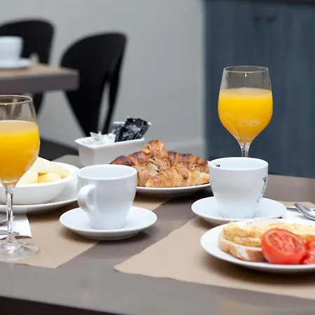 Peninsular 3* Girona