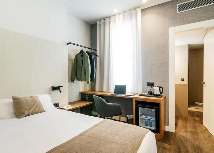 Peninsular Hotel 3*