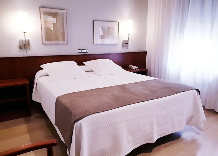 Peninsular 3* Girona