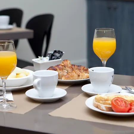 Peninsular 3* Girona